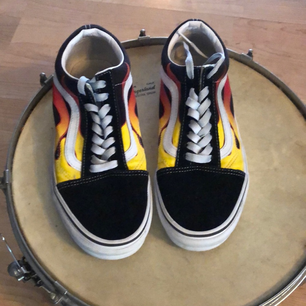Women’s, only worn 1 time. In really great shape